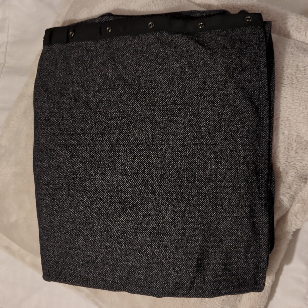 Lululemon Vinyasa scarf, snap closures, heathered dark grey, like new condition
